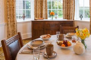 MarshwoodFarm-dining-room-general-01