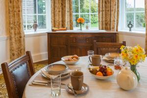 MarshwoodFarm-dining-room-general-02