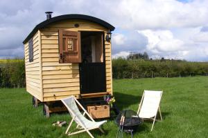 shepherds-hut-01