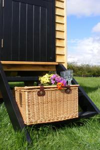 shepherds-hut-03