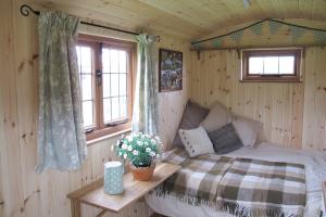 shepherds-hut-07